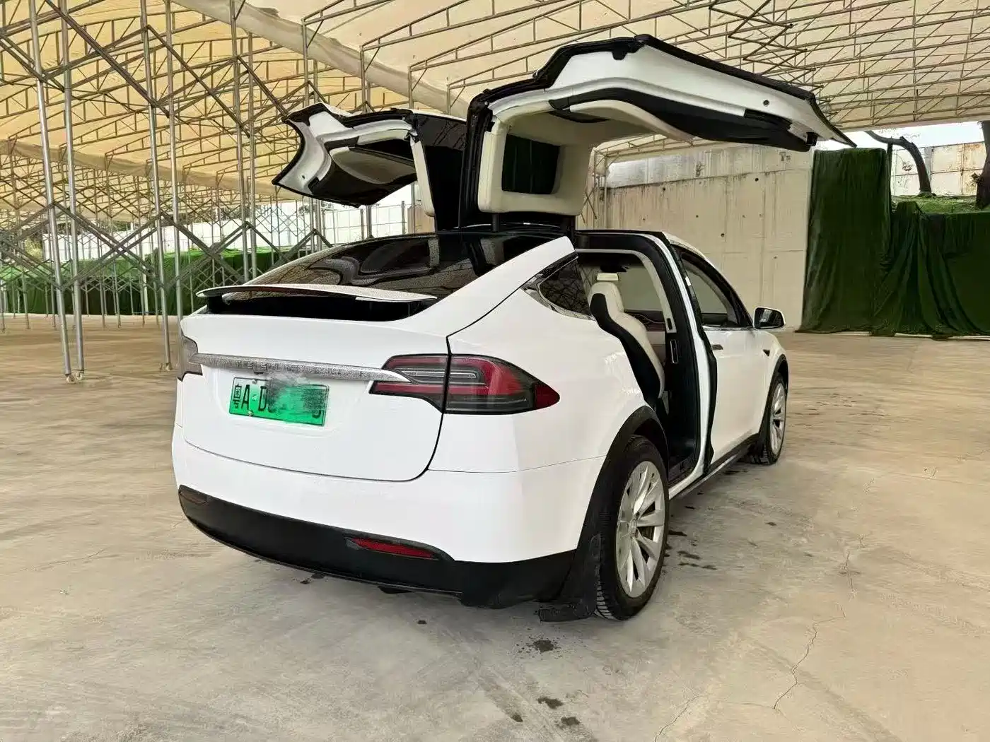 TESLA MODEL X