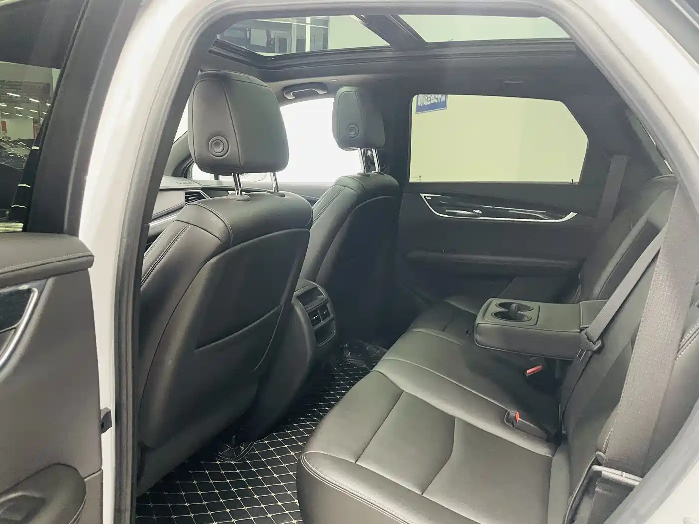 Cadillac XT5 2023 2.0T 2WD Fashion Edition фото 9