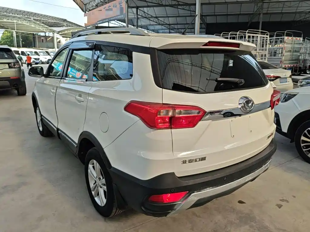 BAIC Huansu S3 2016 2016 S3L 1.5L Manual Premium