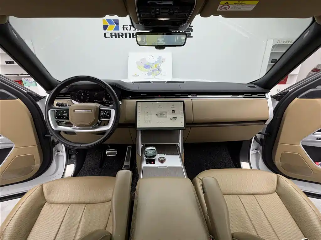 Land Rover Range Rover 2024 3.0 L6 400PS Golden Age Extended 7-Seater фото 9