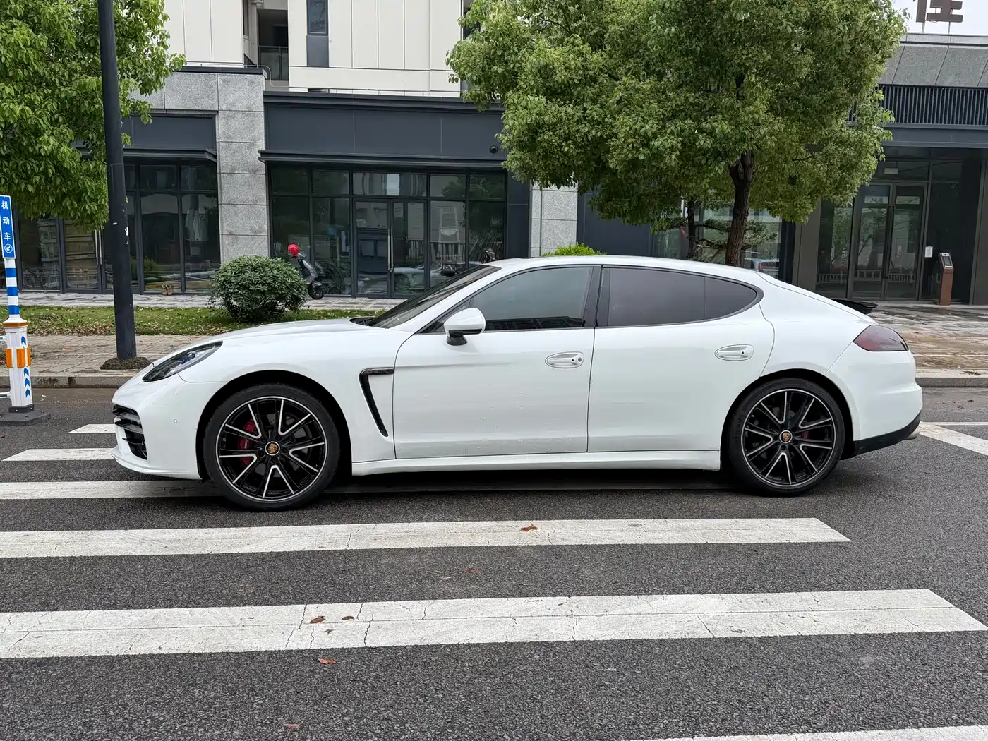 Porsche Panamera 2014 Panamera 3.0T фото 3
