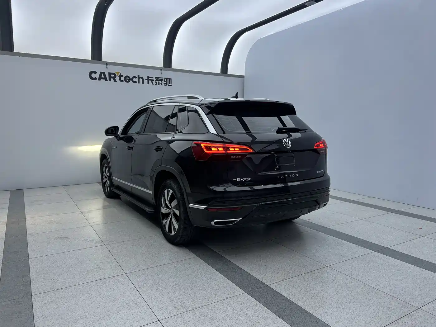 Volkswagen Tayron 2022 280TSI 2WD Luxury Smart Connect Edition фото 5