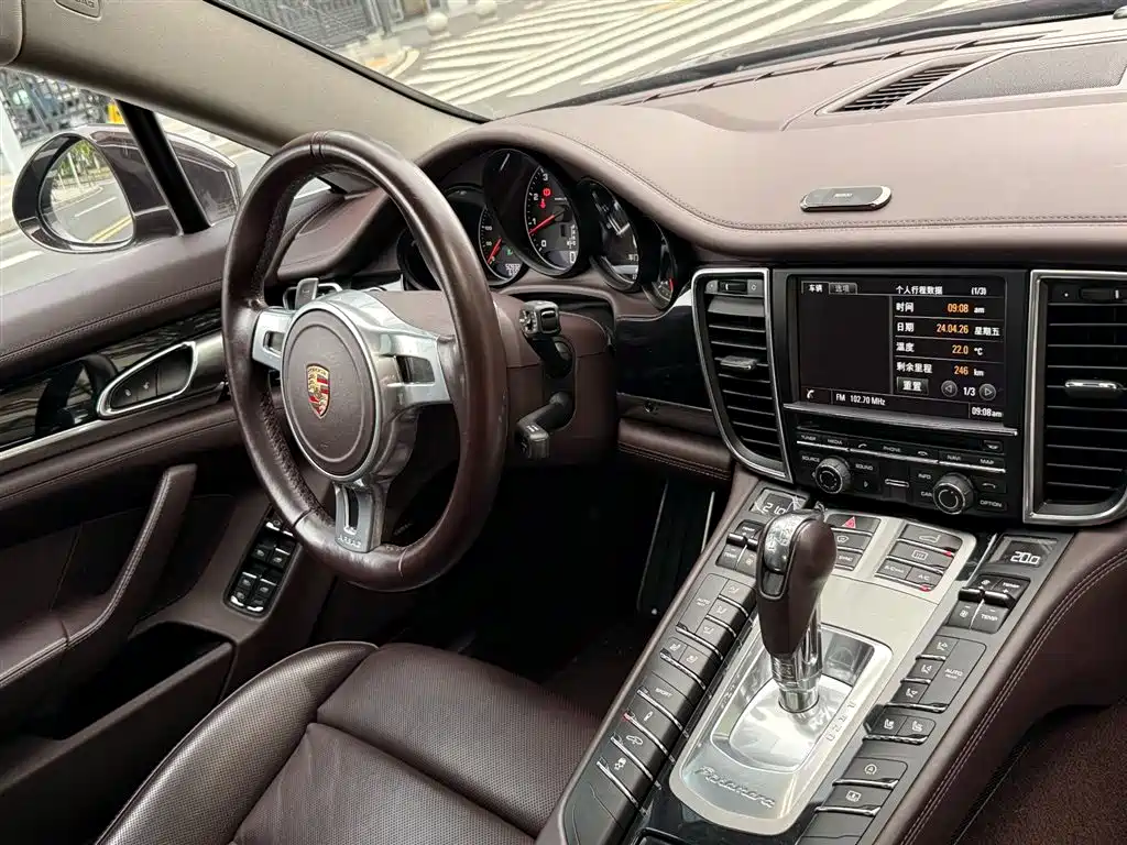 Porsche Panamera 2014 Panamera Executive 3.0T фото 8