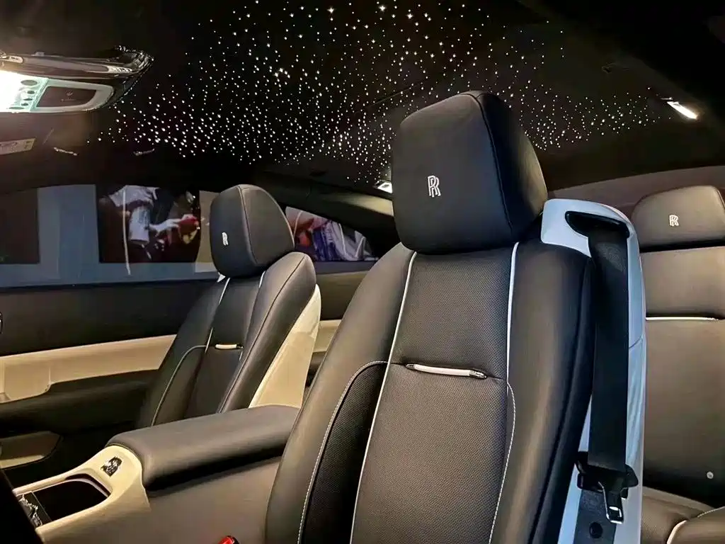 Фото 4 - Rolls-Royce Wraith