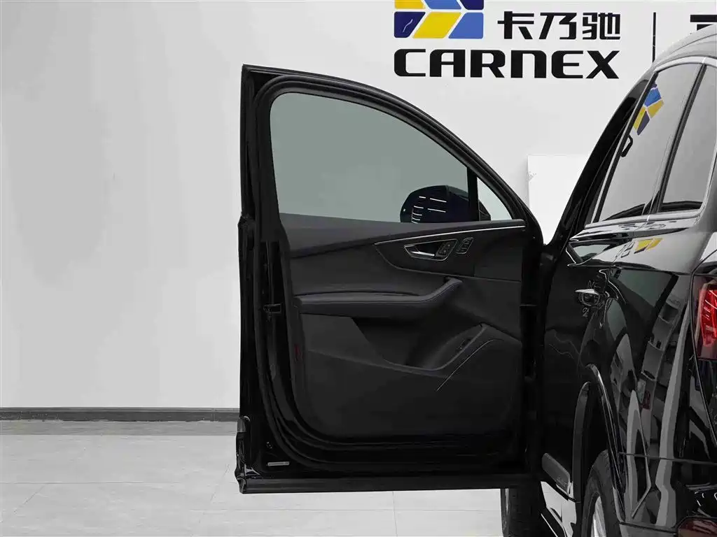 Audi Q7 2023 45 TFSI quattro S line Sport фото 5