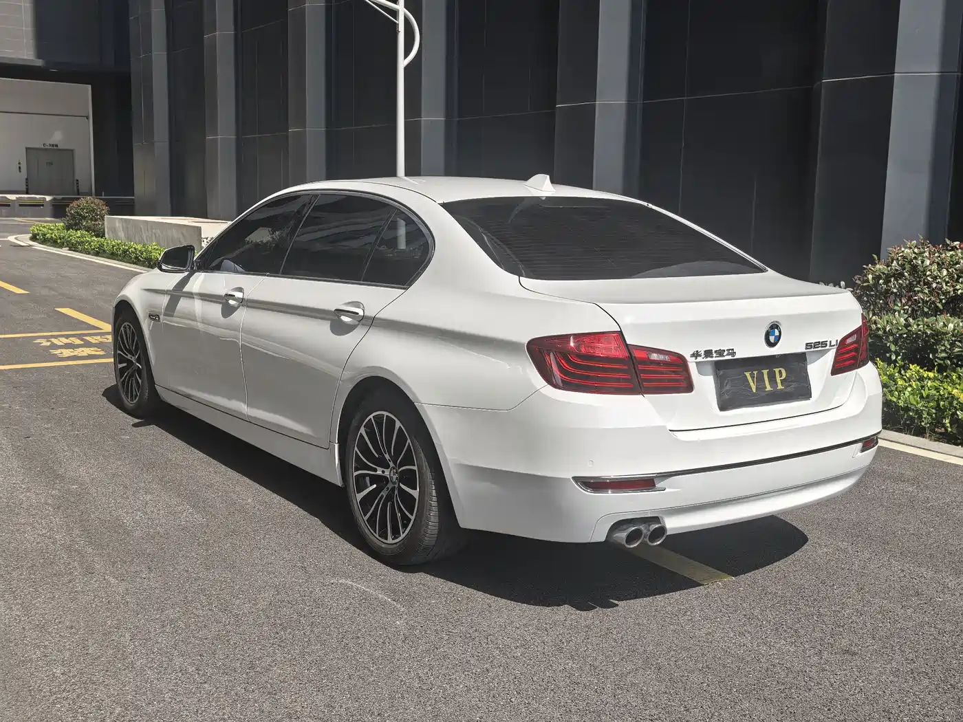 BMW 5 Series 2017 525Li Luxury Design Package фото 6