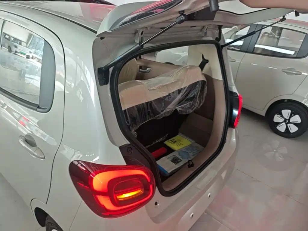 Wuling Motors Hongguang MINIEV 2026 2025 4-Door Advanced