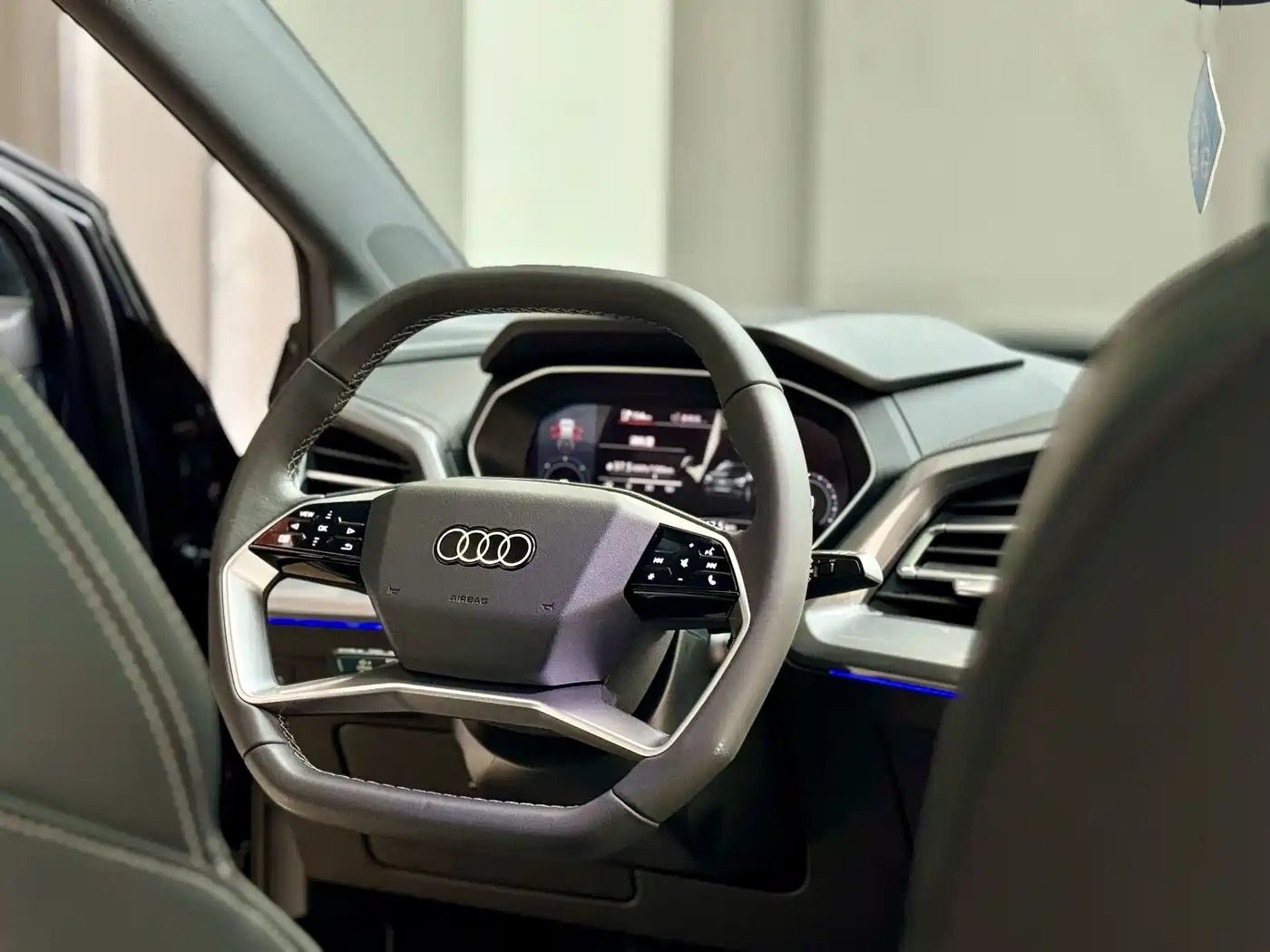 Audi Q4 e-tron 2024 2024 40 e-tron Pioneer Edition