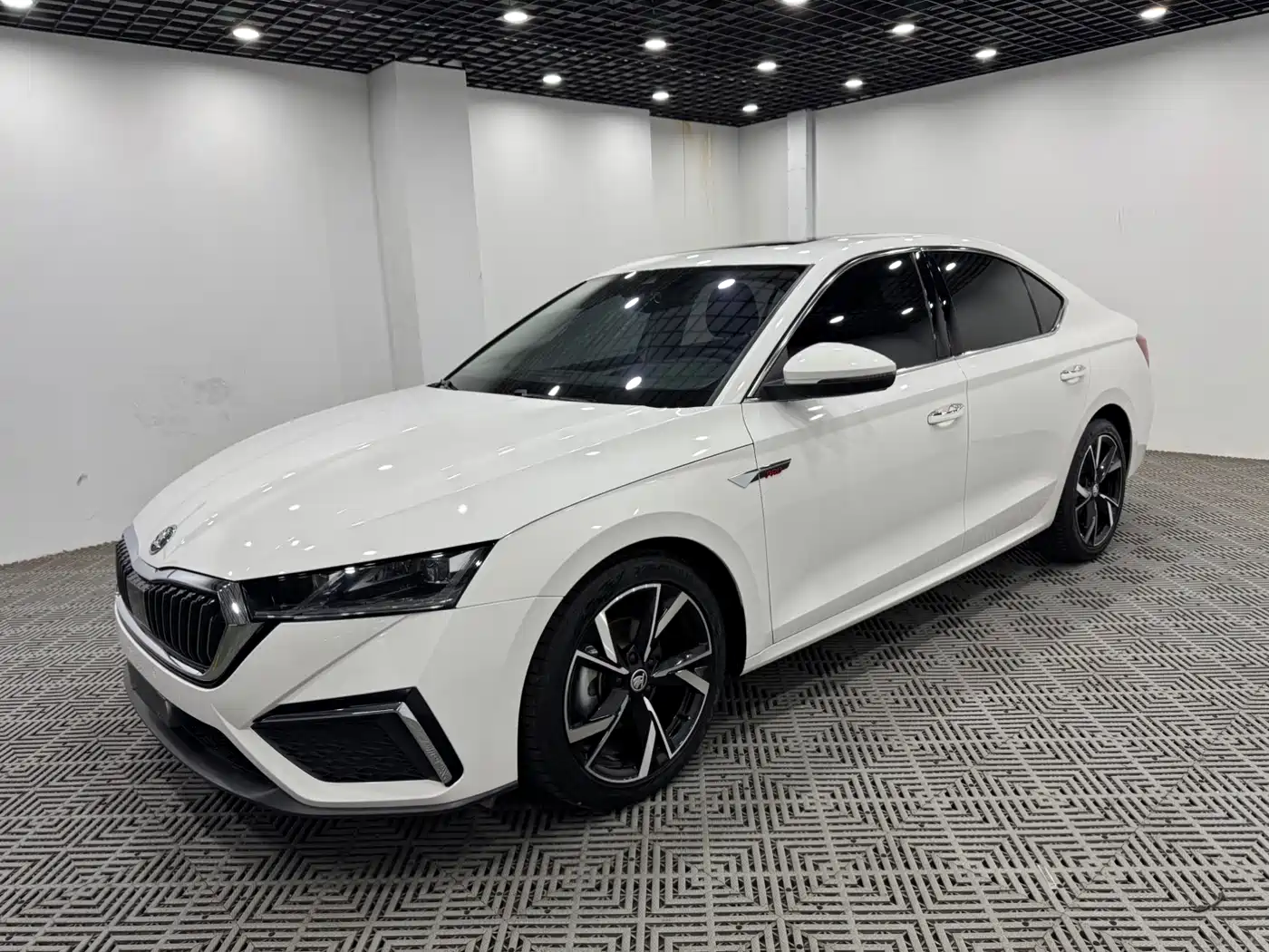 Škoda Octavia 2022 PRO TSI280 Luxury Edition фото 3