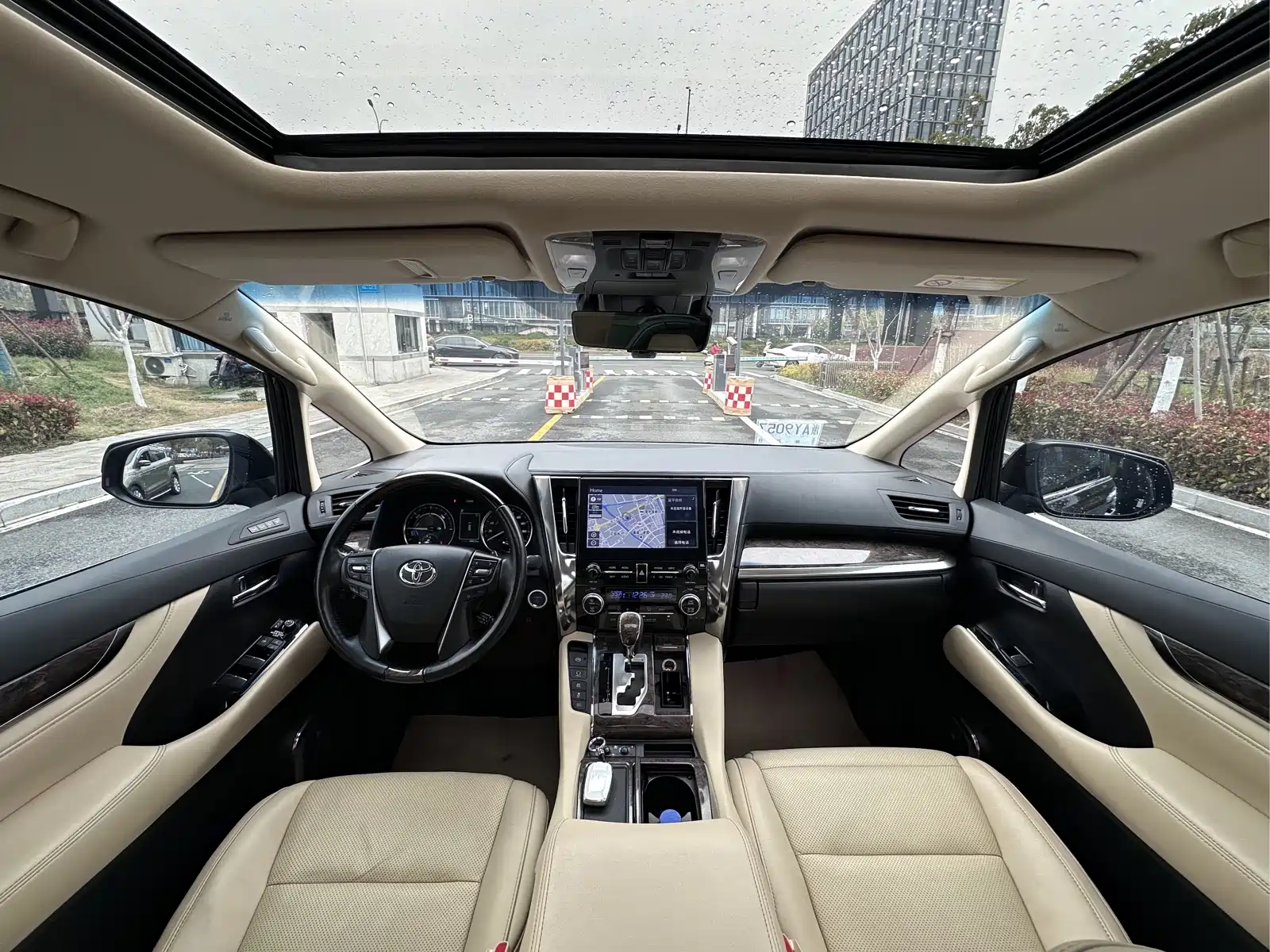 Фото 25 - Toyota Vellfire