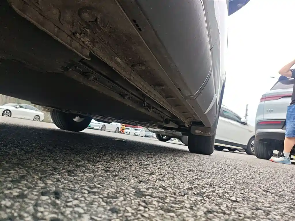 BYD Yuan UP 2024 401KM Leading Edition фото 17
