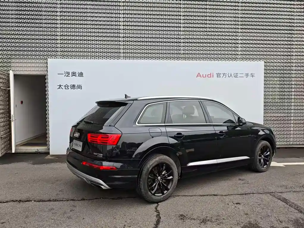 Audi Q7 2019 45 TFSI Comfort фото 3