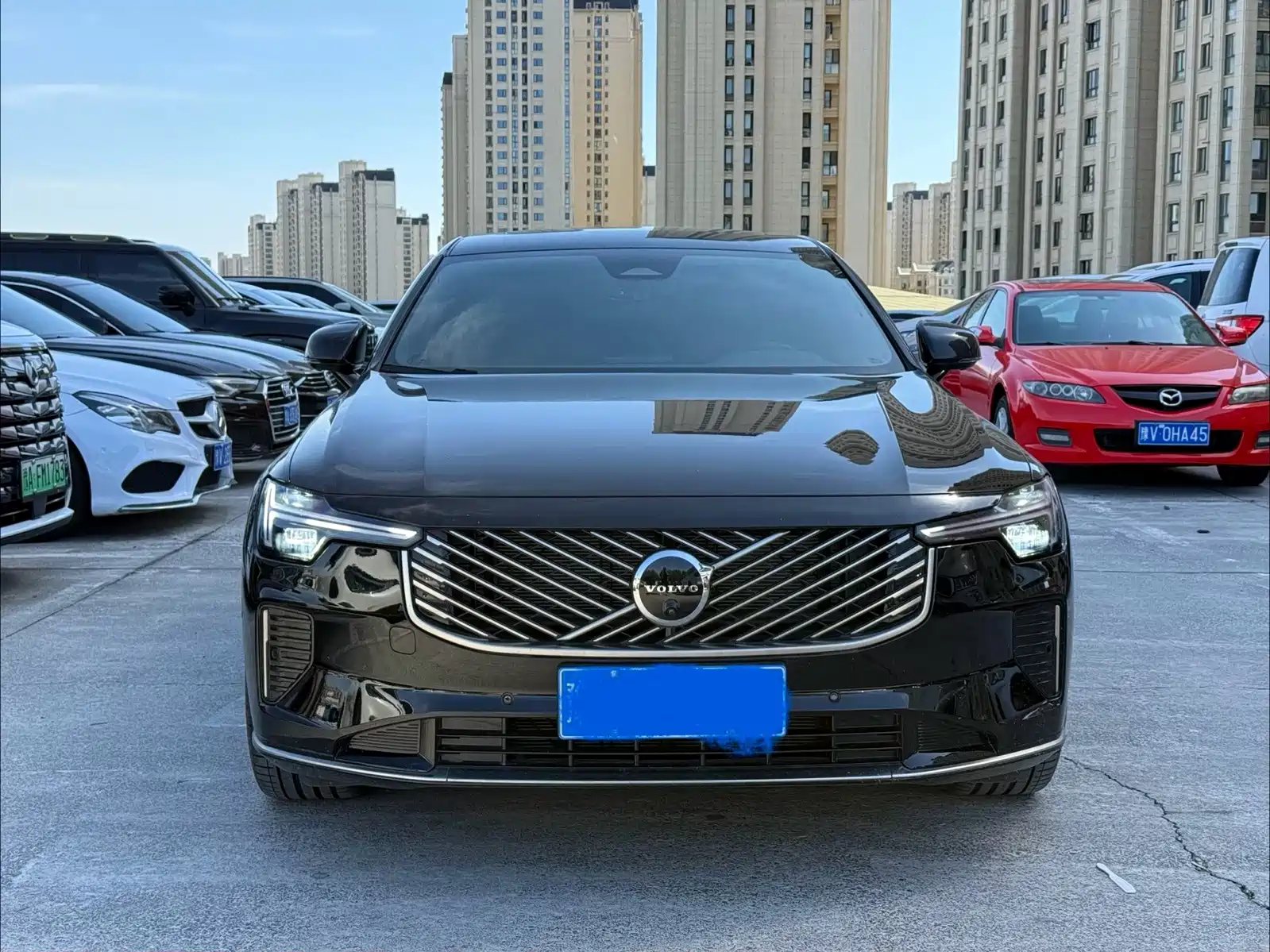 Photo 2 - Volvo S90