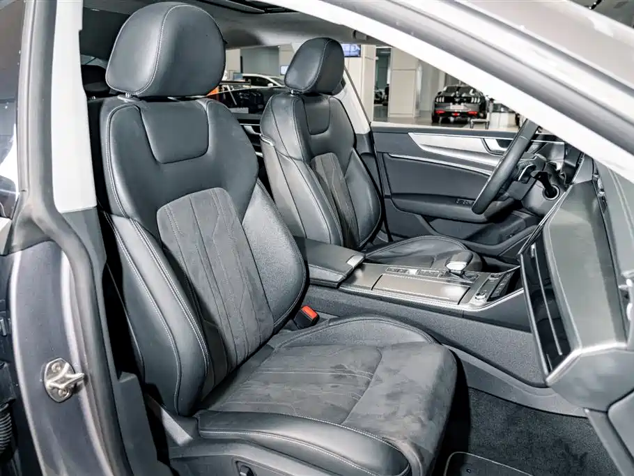 Audi A7L 2024 45TFSI S-line Dream Edition Crystal Package фото 18