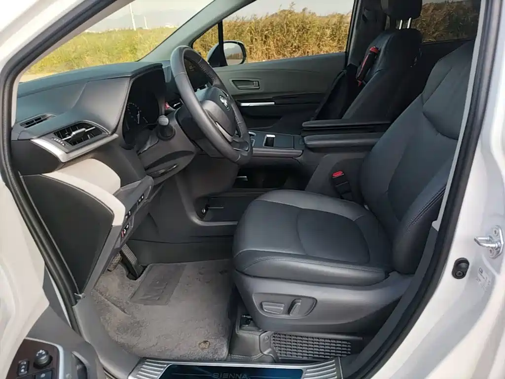 Toyota Sienna 2025 2024 2.5L Hybrid Comfort Edition