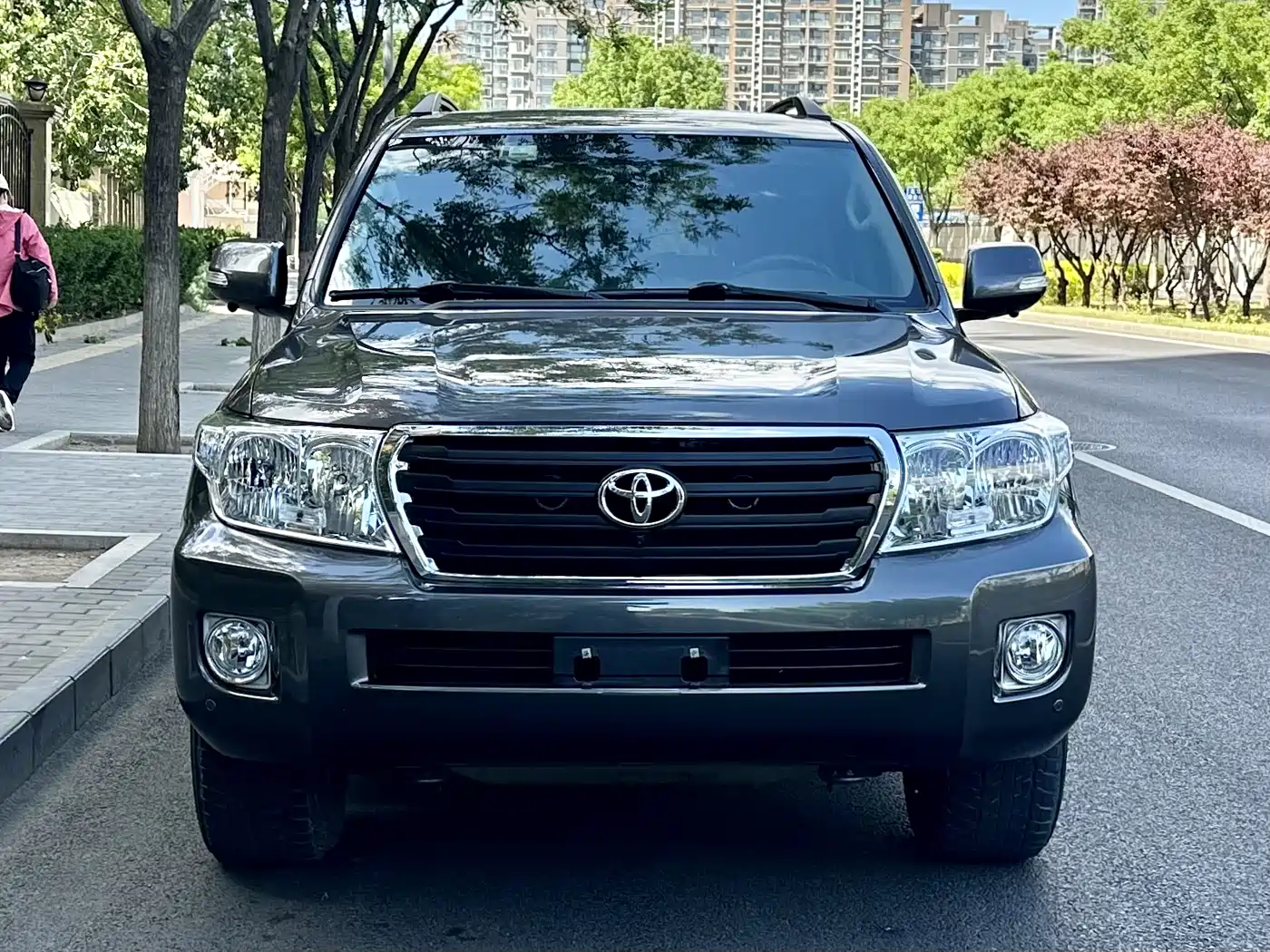 Toyota Land Cruiser (Import) 2015 4.0L V6 Middle East Low Configuration Edition фото 2