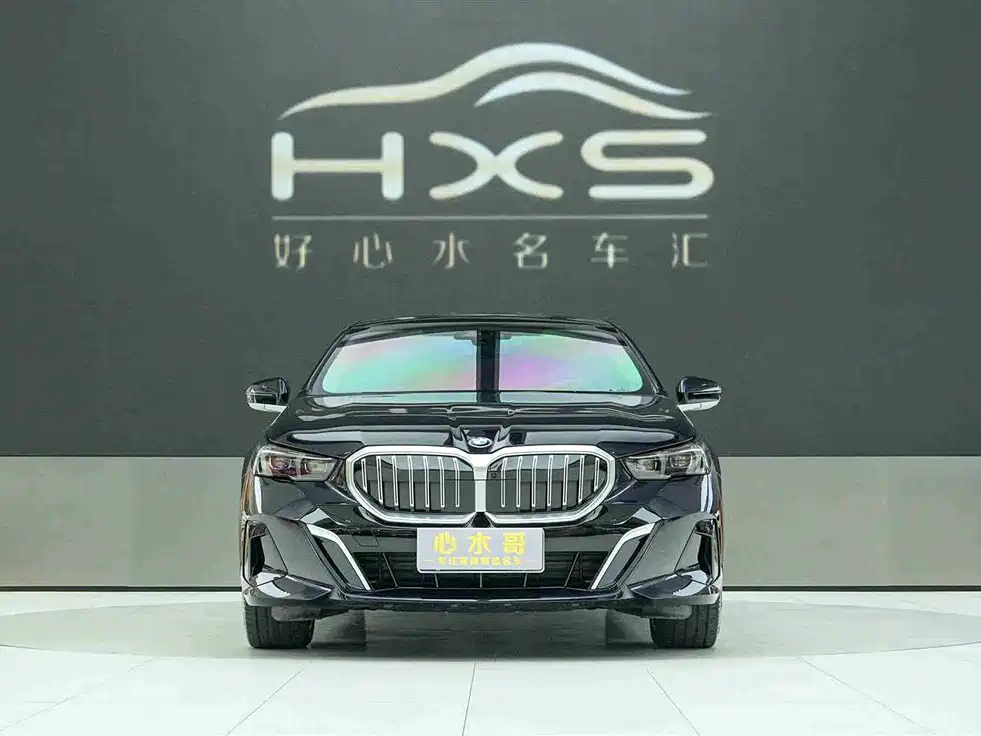 BMW 5 Series 2025 530Li Premium M Sport Package фото 2