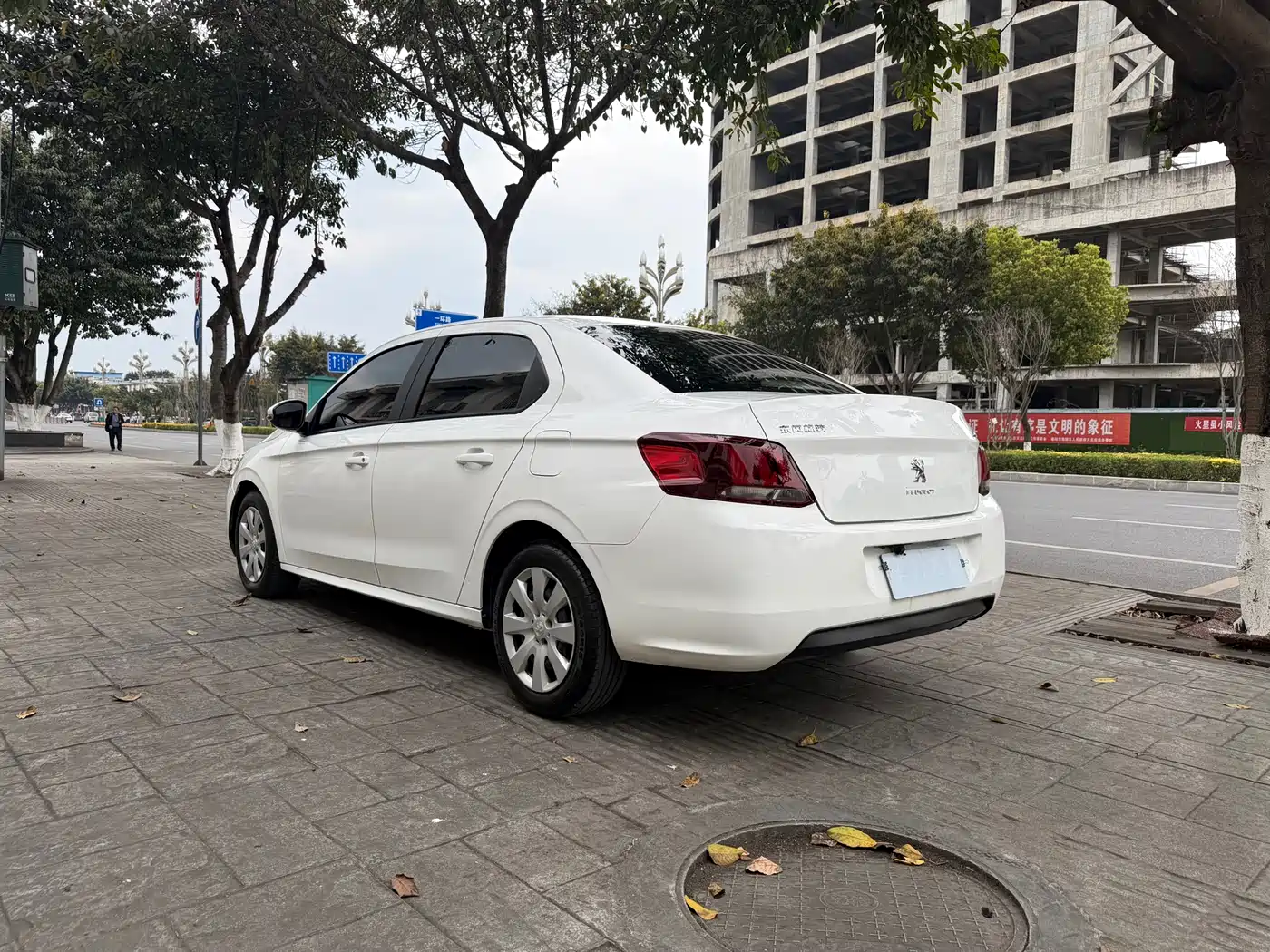 Peugeot 301 2018 1.6L Manual Comfort Edition фото 5