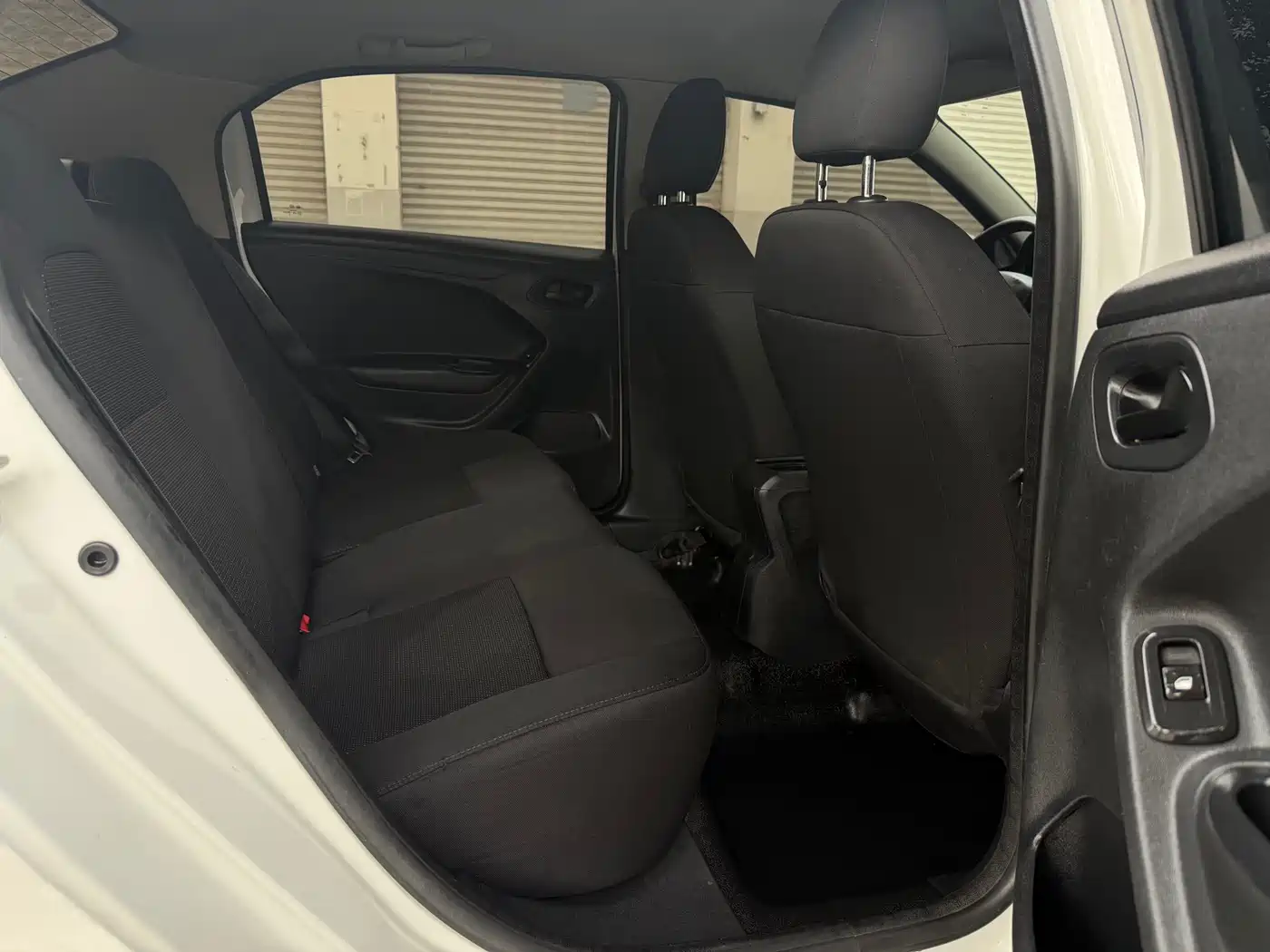 Peugeot 301 2018 1.6L Manual Comfort Edition фото 8