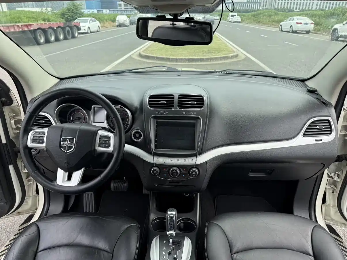 Dodge Journey 2015 2013 Model 2.4L 2WD Premium Edition