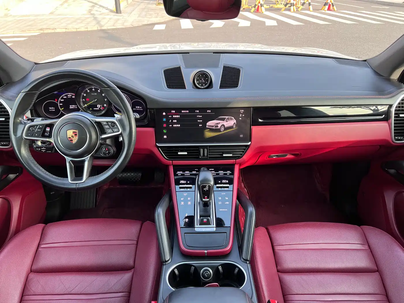 Porsche Cayenne New Energy 2022 Cayenne E-Hybrid 2.0T Platinum Edition фото 17