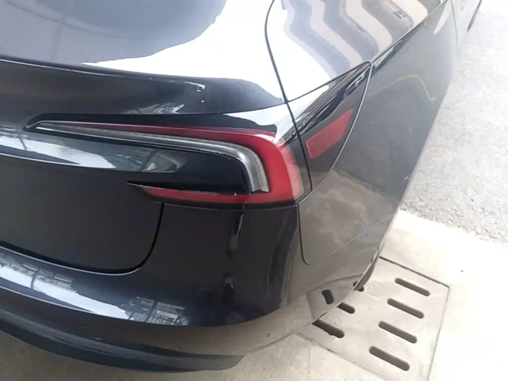 Фото 8 - Tesla Model 3
