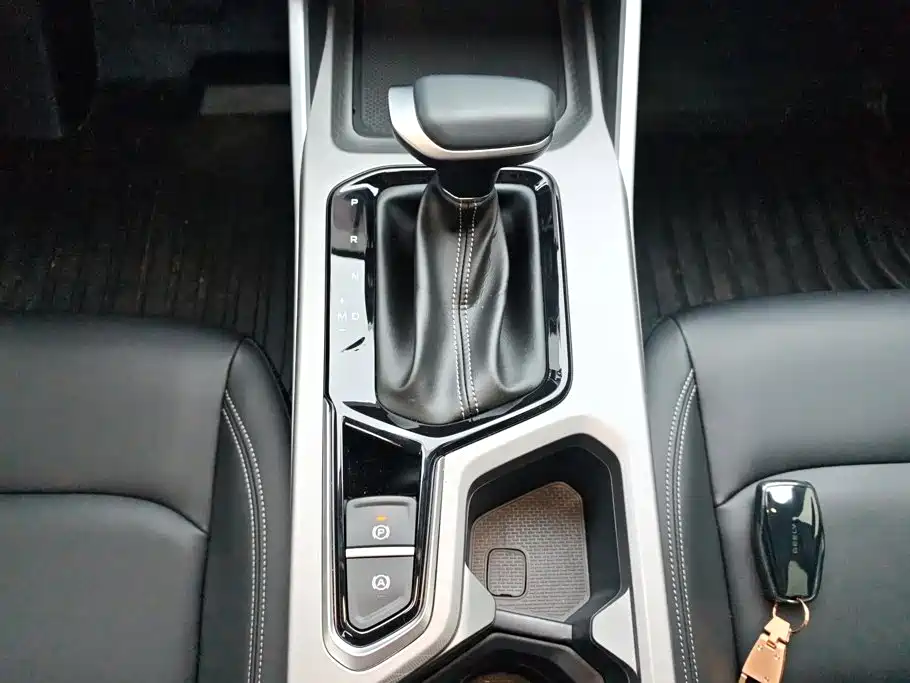 Фото 16 - Geely Emgrand
