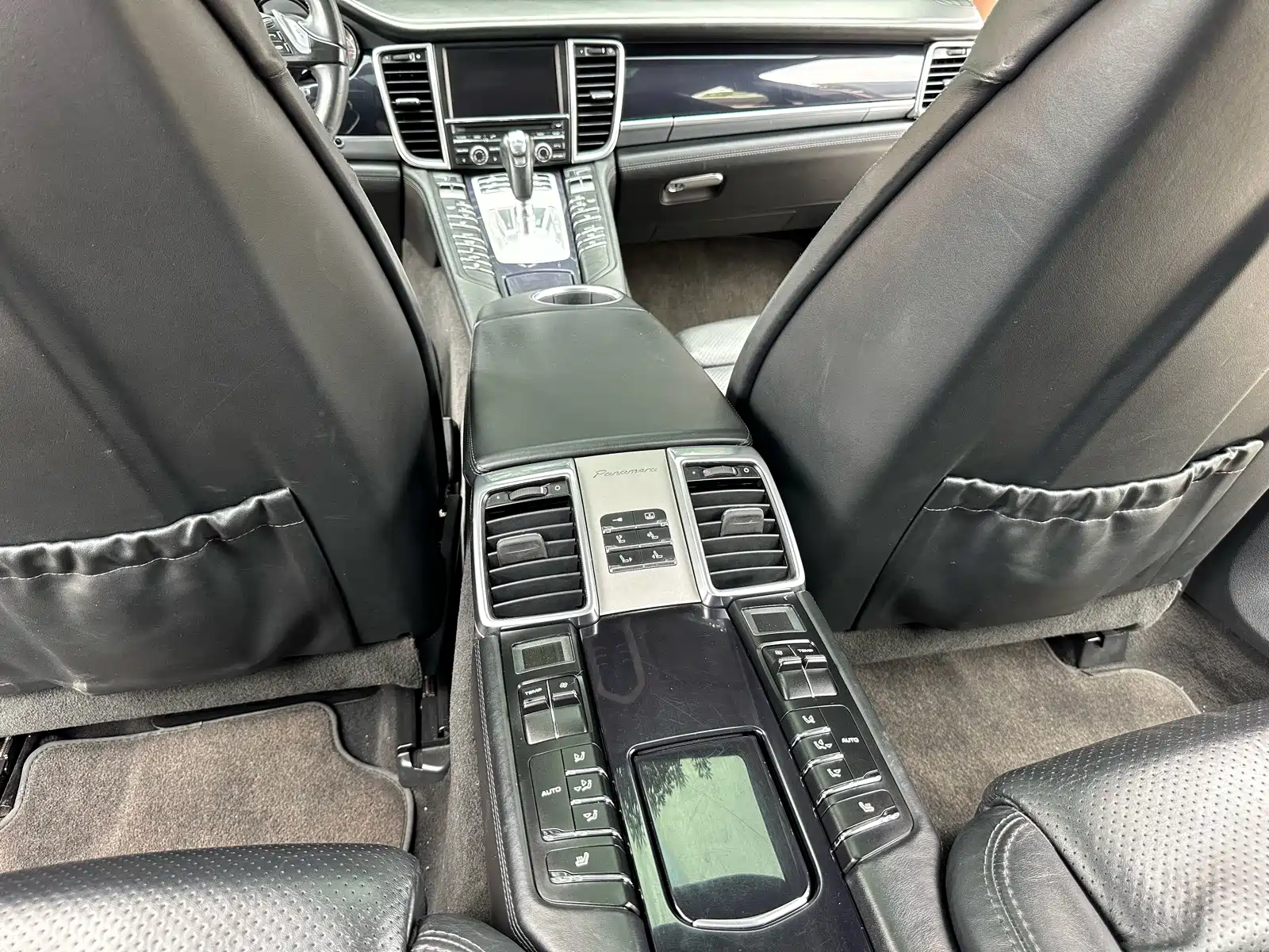 Photo 13 - Porsche Panamera