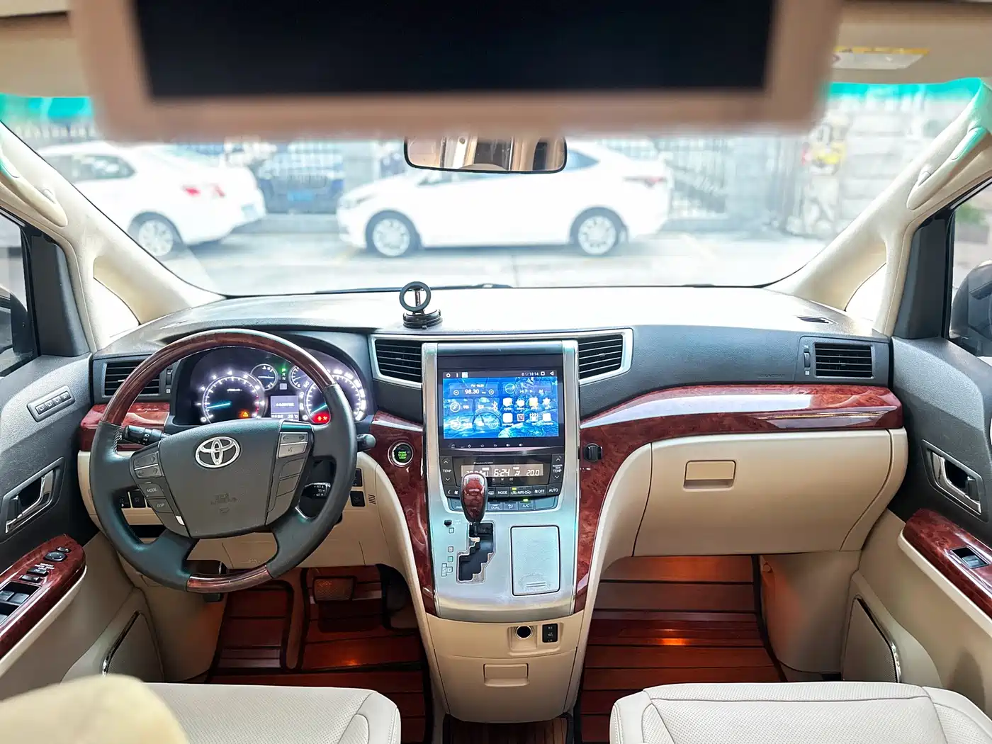 Toyota Alphard 2011 3.5L Luxury Edition фото 17