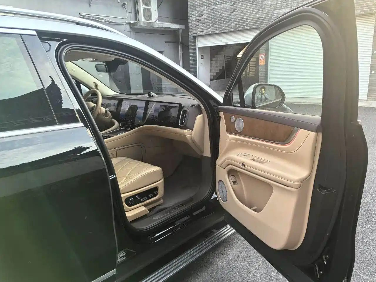 AITO Wenjie AITO M9 2025 Extended Range Ultra 52kWh 6-Seater фото 10