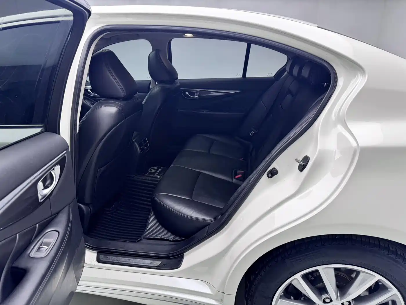 Infiniti Q50L 2019 2018 2.0T Comfort (China VI)