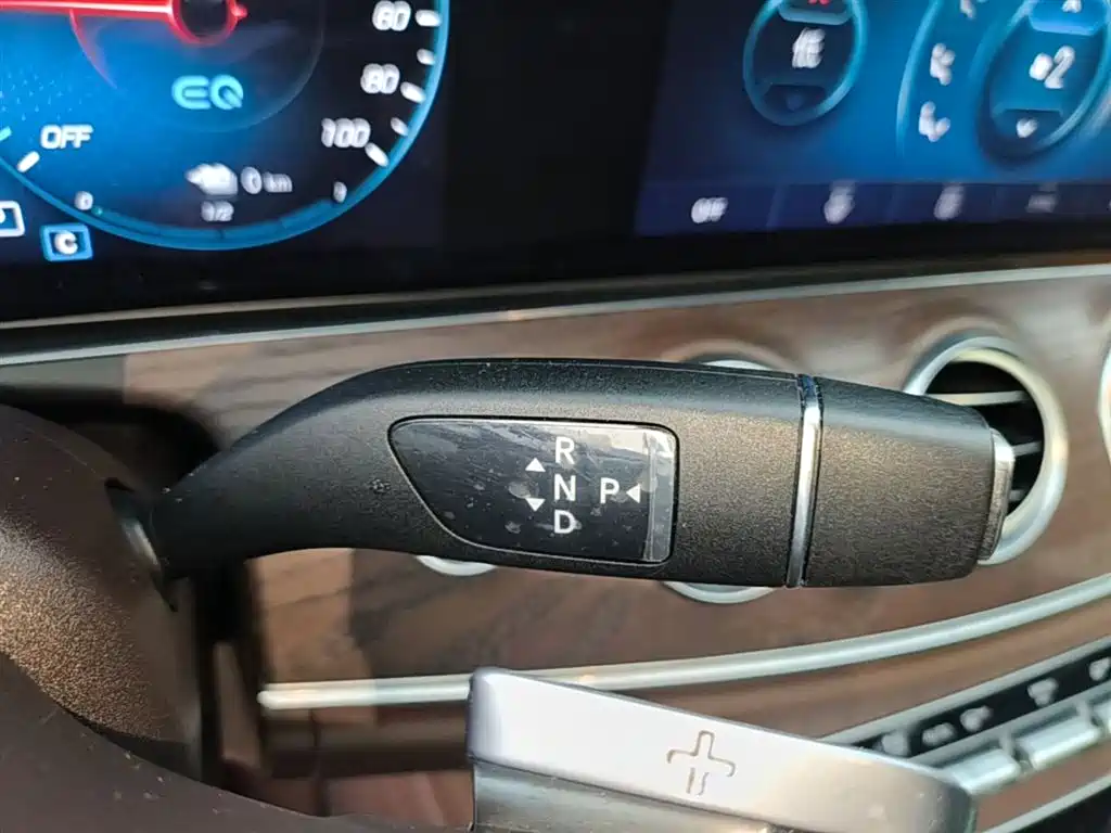 Mercedes-Benz E-Class New Energy 2022 Facelift E 350 e L Plug-in Hybrid Sedan фото 14