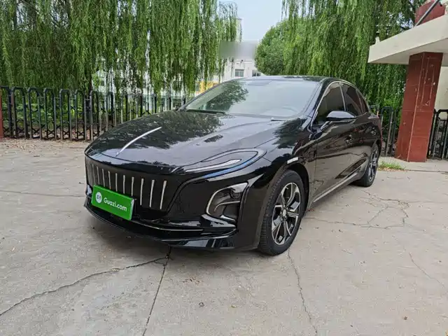 Hongqi E-QM5 2024