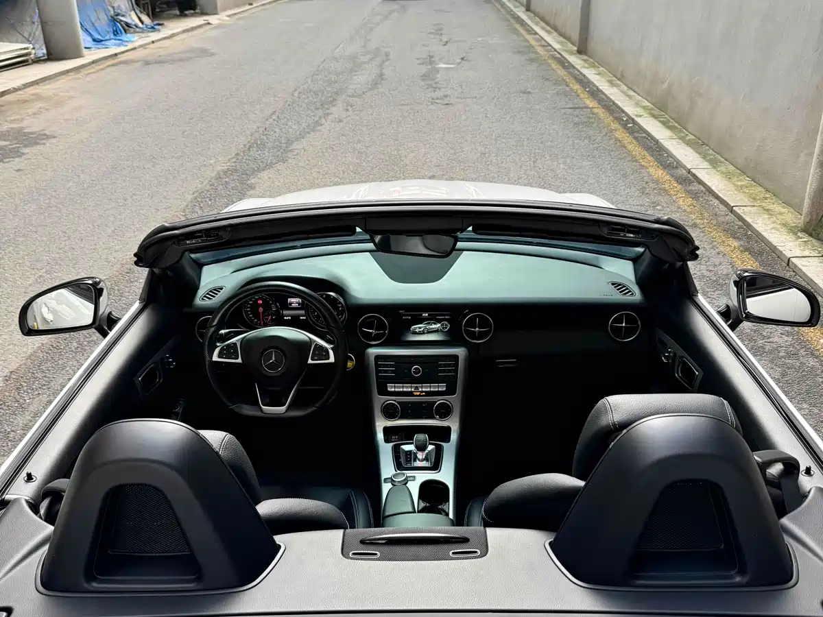 Mercedes-Benz SLC 2018 SLC 260 Dynamic фото 7