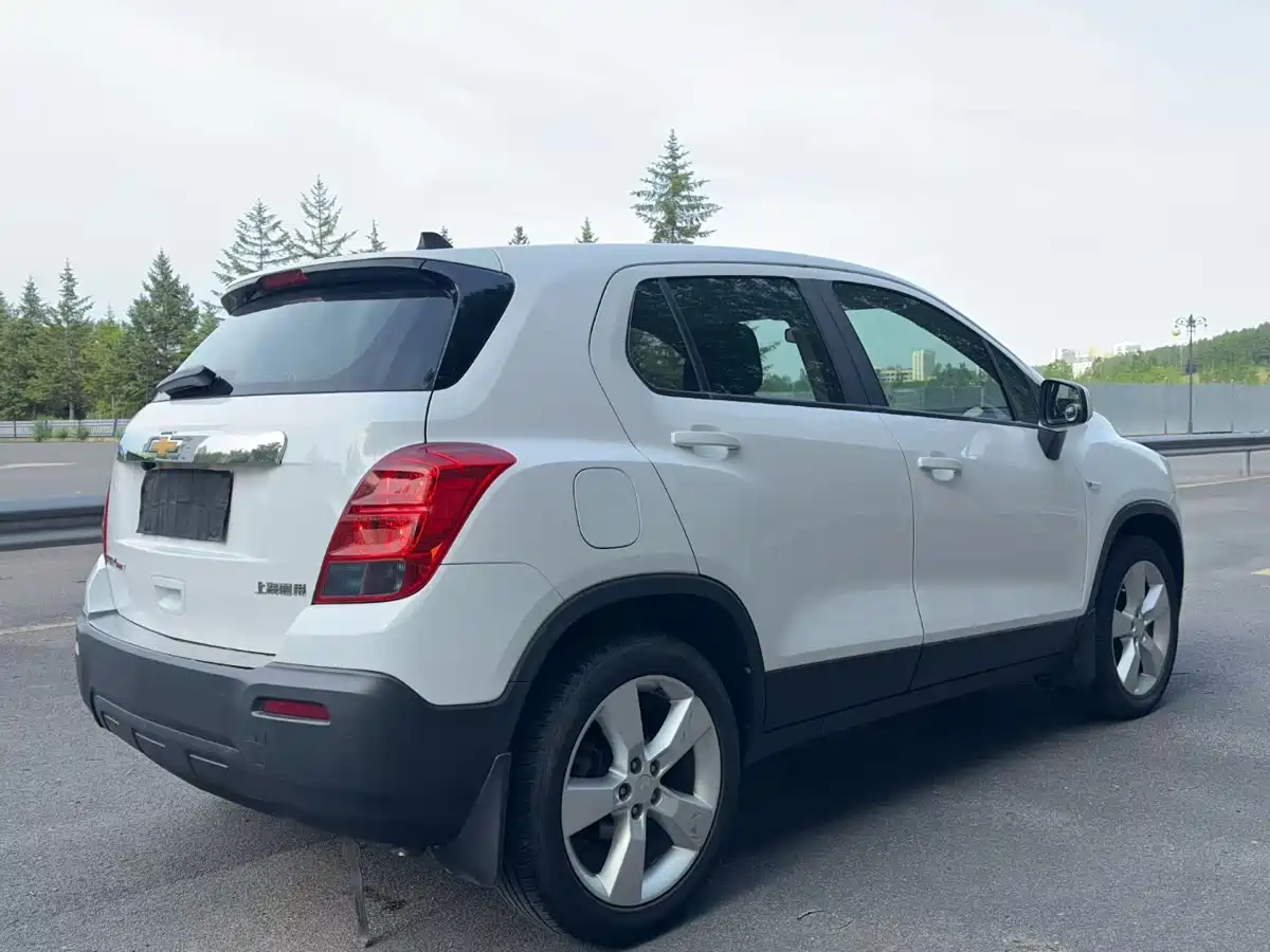 Фото 9 - Chevrolet Trax