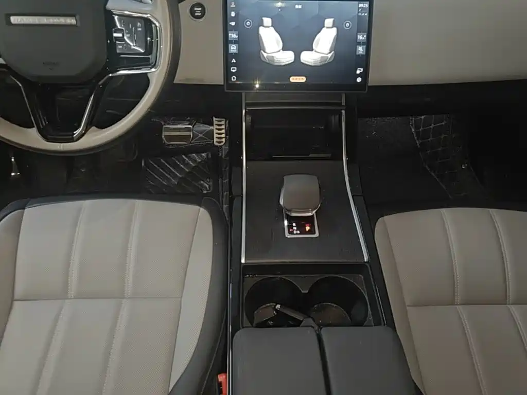 Land Rover Range Rover Evoque 2026 2024 Range Rover Evoque L 249PS Light Master Edition