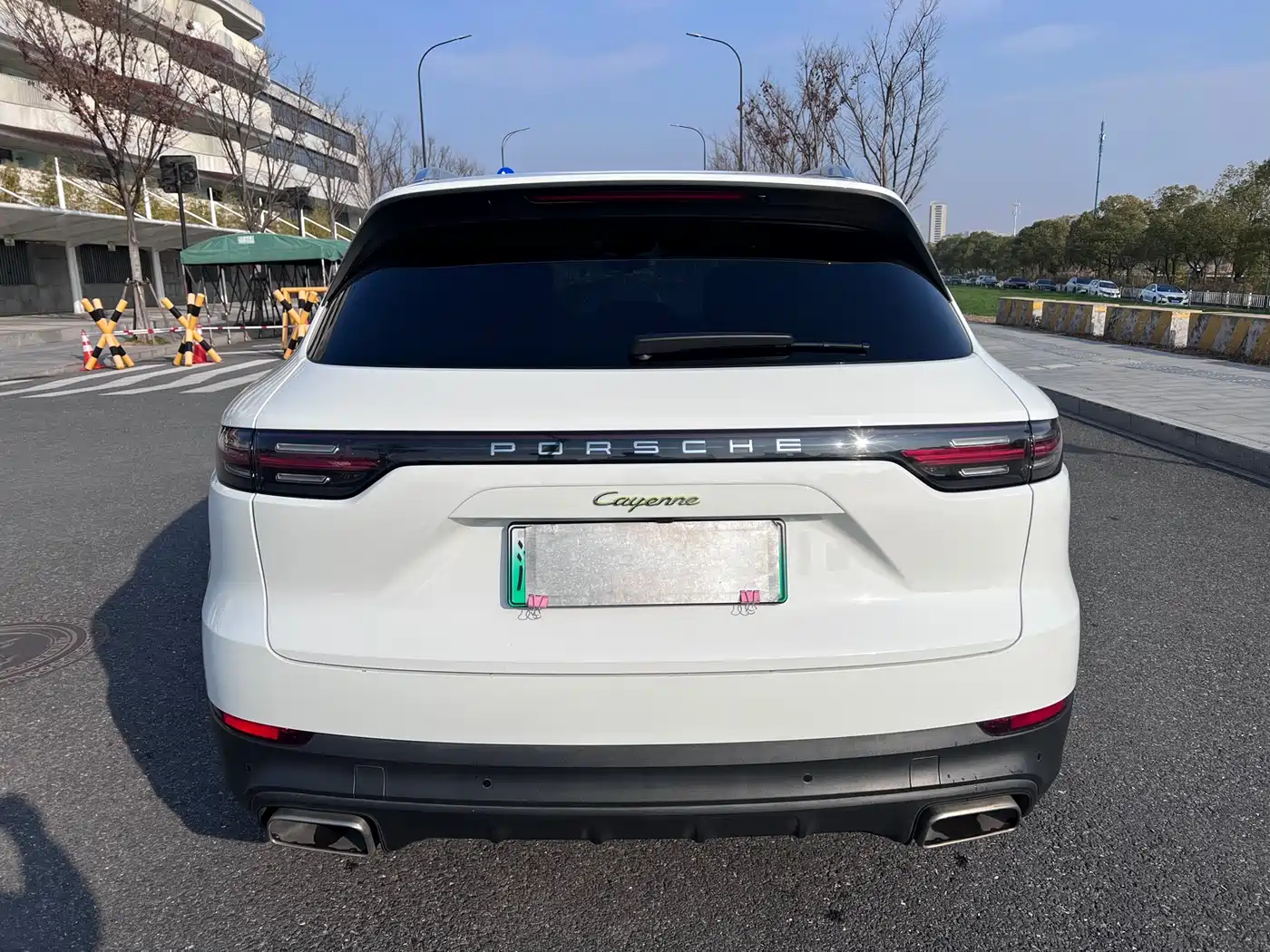 Porsche Cayenne New Energy 2022 Cayenne E-Hybrid 2.0T Platinum Edition фото 7