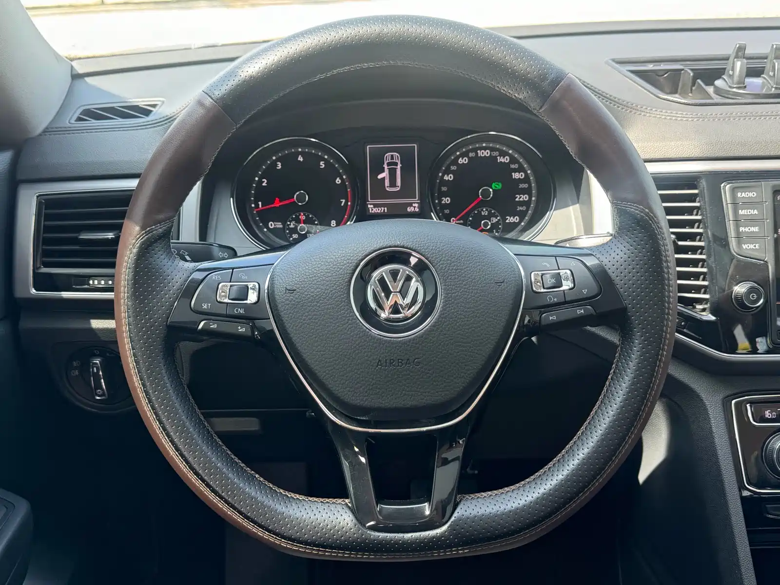 Фото 9 - Volkswagen Teramont