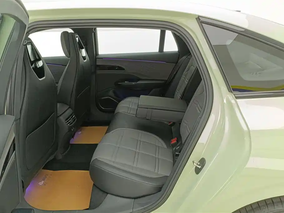 Hongqi EH7 2024 690 Pro фото 11
