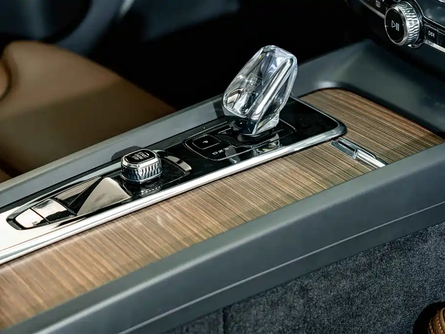 Volvo XC60 Plug-in Hybrid 2024 2023 T8 PHEV Long Range AWD Inscription Luxury Enjoyment Edition