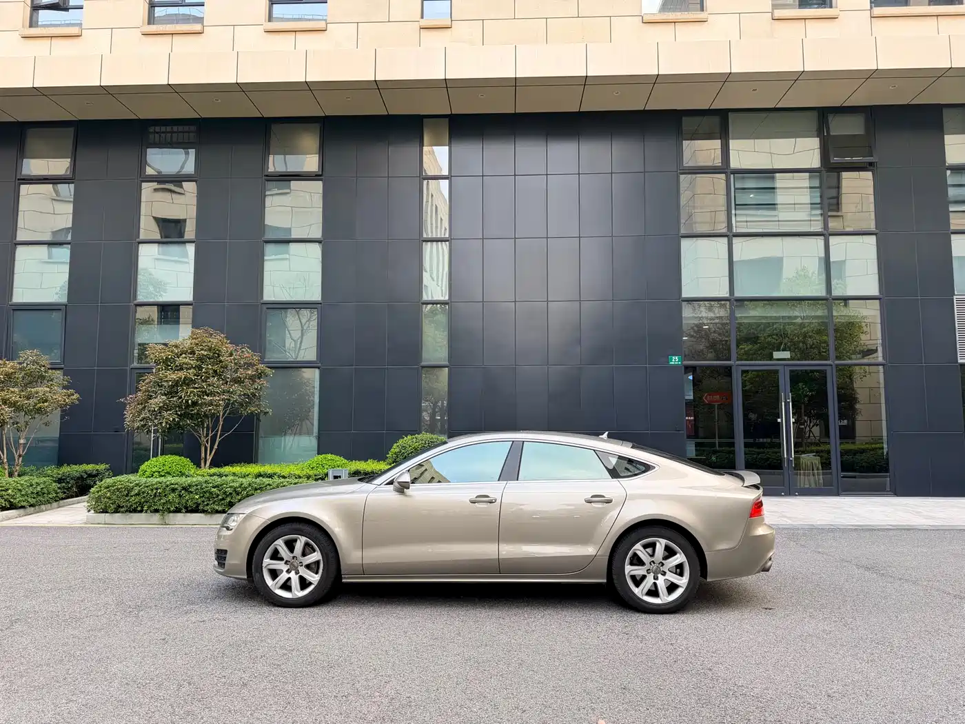 Audi A7 2014 50 TFSI quattro Comfort Edition фото 2