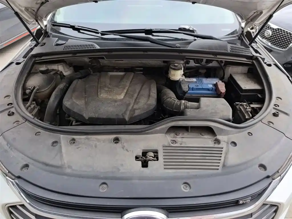 BYD Tang 2018 2.0T Automatic Smart Connection Honor Edition 7-Seater China V фото 19