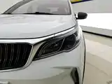 Фото 5 - Geely Vision X3