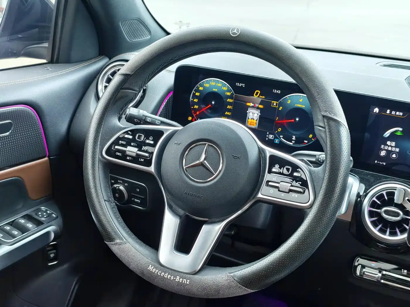 MERCEDES-BENZ GLB