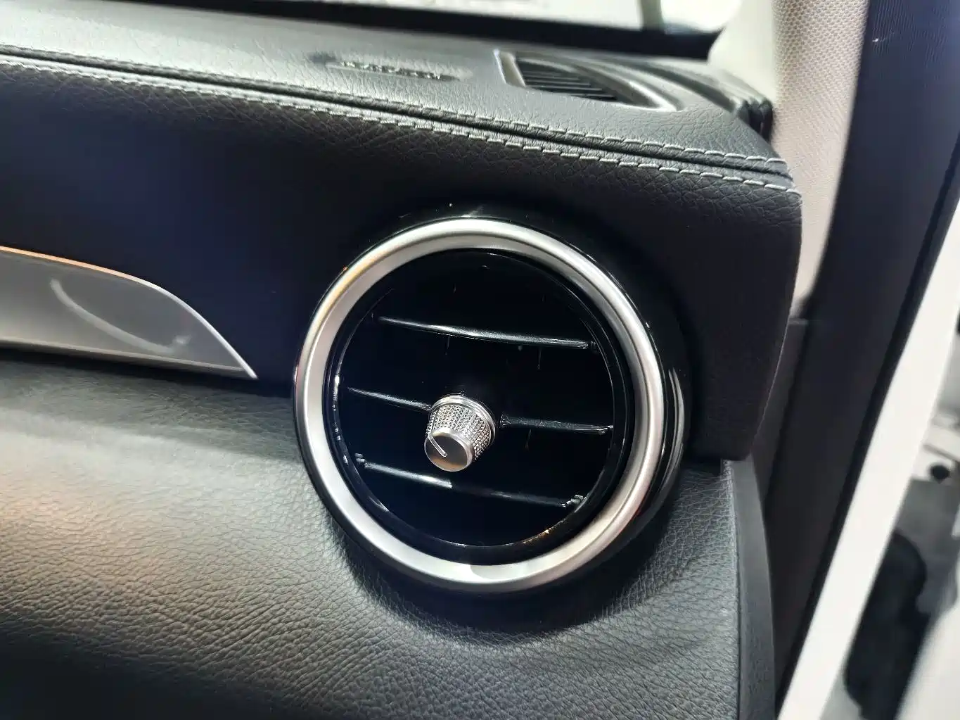Mercedes-Benz C-Class 2020 Facelift C 260 L Sport фото 18