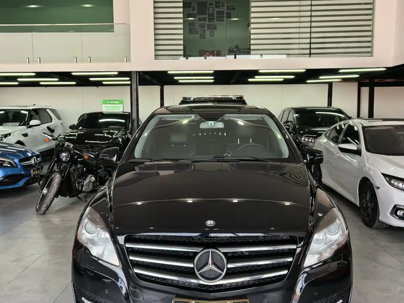 Mercedes-Benz R-Class 2017 R 320 4MATIC Business Collector's Edition фото 2