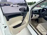 Фото 10 - Volkswagen Golf