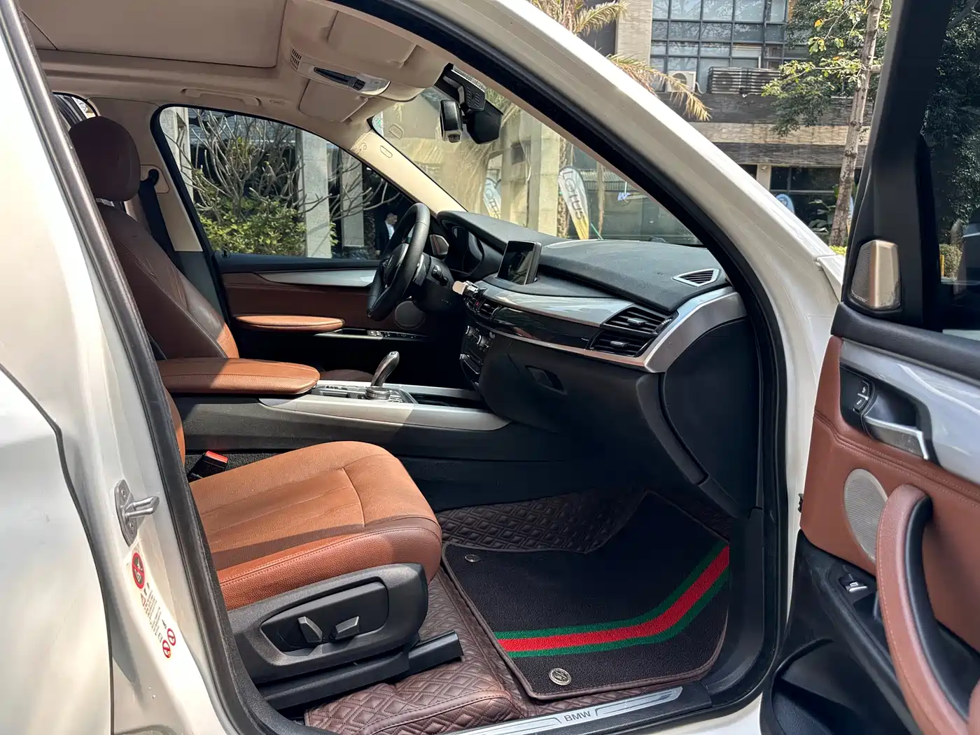 BMW X5 (Import) 2018 xDrive35i Elegant Model фото 24