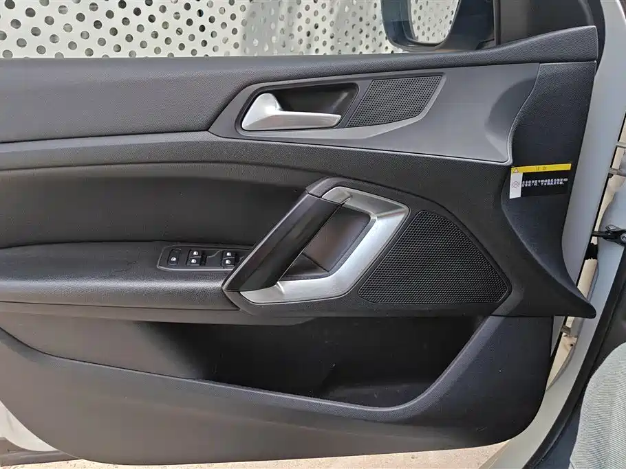 Peugeot 408 2015 Model 1.2T Automatic Luxury Edition фото 7