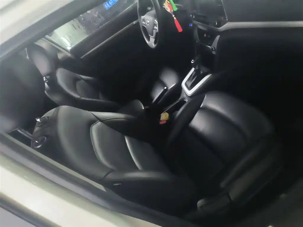 Hyundai Elantra 2018 1.6L Automatic 15th Anniversary Special Edition фото 25